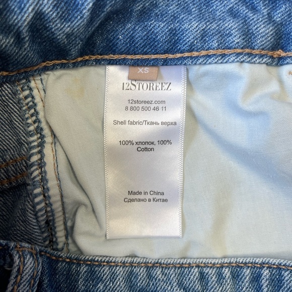 12 STOREEZ Flared Denim High Rise Mini Shorts, Medium Wash - Size XS - Picture 8 of 10
